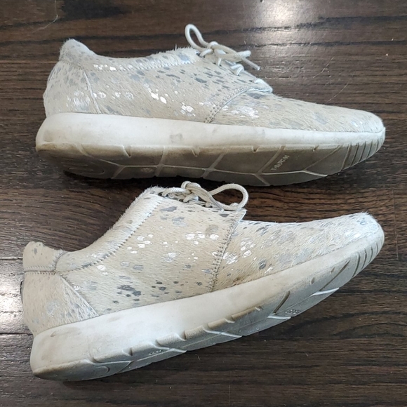 Barely worn pony hair sneakers with silver - Picture 2 of 4